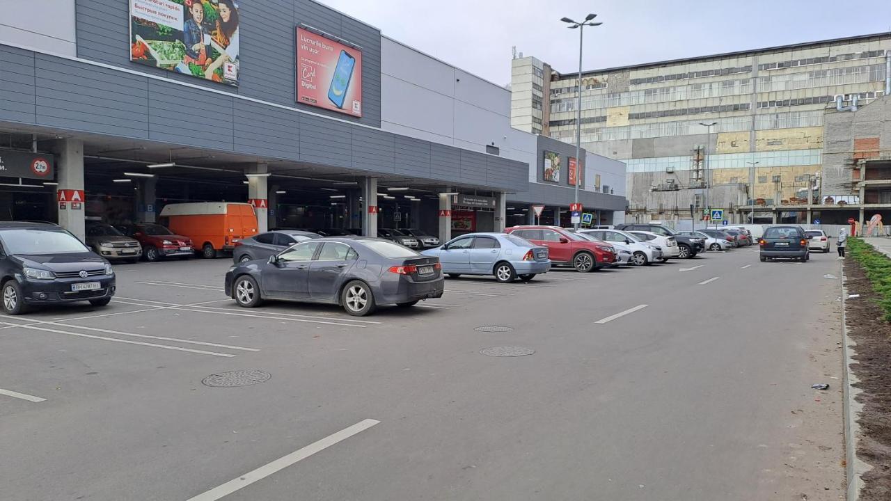 Аэропорт Кишинев 24&24 Lägenhet Exteriör bild