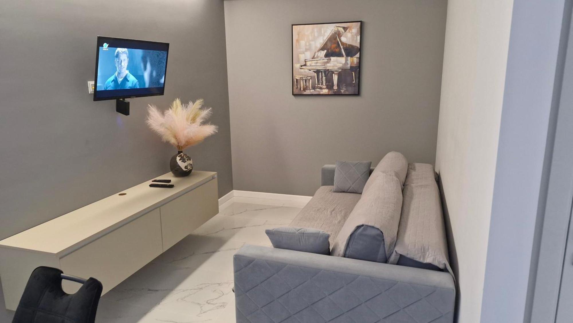 Аэропорт Кишинев 24&24 Lägenhet Exteriör bild